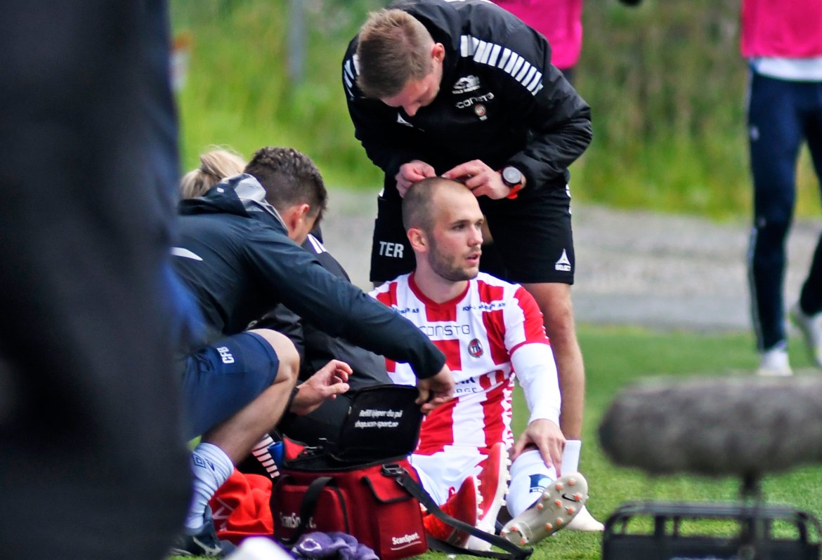 Eliteserien fotball 2021, Tromsø- Vålerenga
Lasse Nilsen måtte sys i hodet under eliteseriekampen i fotball mellom Tromsø og Vålerenga under hjemmekamp. Foto: Rune Stoltz Bertinussen / NTB